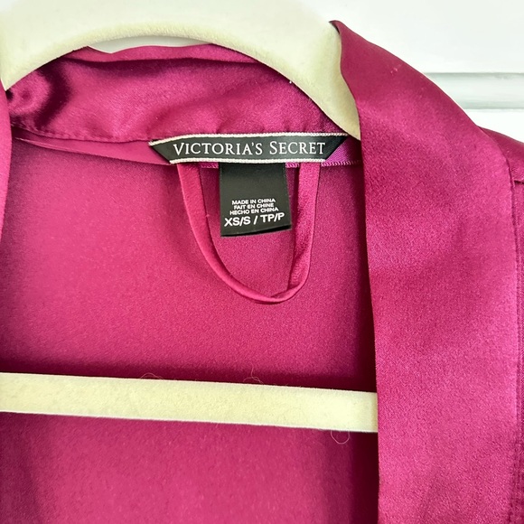 Victoria’s Secret Magenta Kimono Robe - Picture 3 of 4